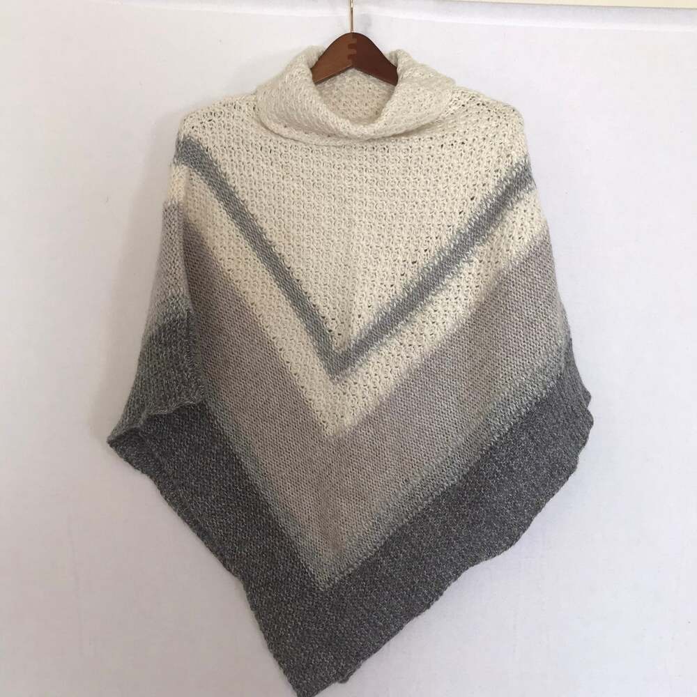 Old navy boho poncho‎ xs